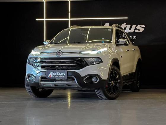 FIAT TORO 2.0 16V TURBO DIESEL RANCH 4WD AT9 FIAT TORO 2.0 16V TURBO DIESEL RANCH 4WD AT9